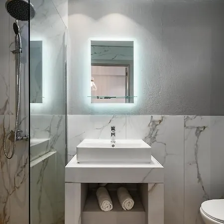 Solarisuites Apartman Mantouki
